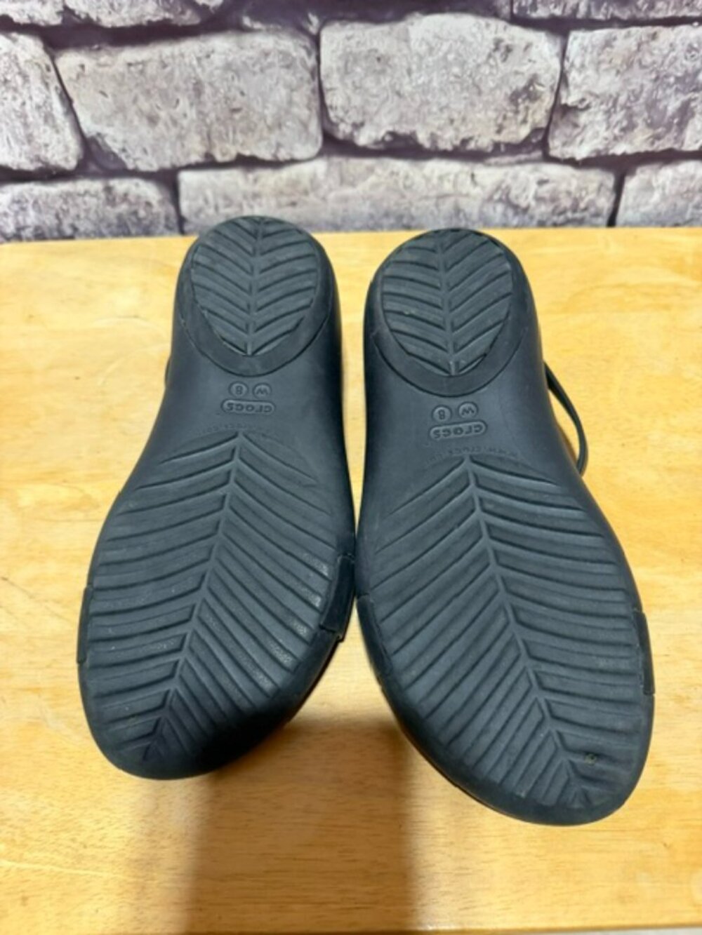 Crocs Black Light Weight Sandals Size 8 - Picture 7 of 7